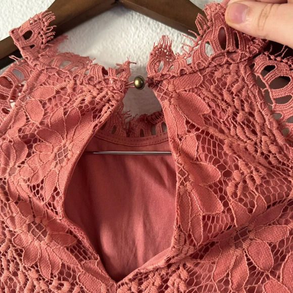 Halter Mockneck Eyelash Lace Floral Sleeveless Lined Sz 3X Plus Thread & Clover - Picture 8 of 14